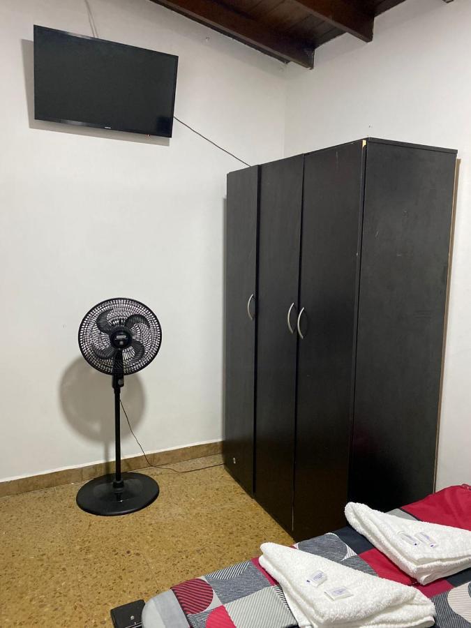 Apartamentos Excelente Ubicacion Medellín Buitenkant foto